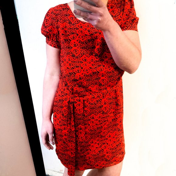 red dress w/short sleeves + optional tie at waist - Picture 2 of 7